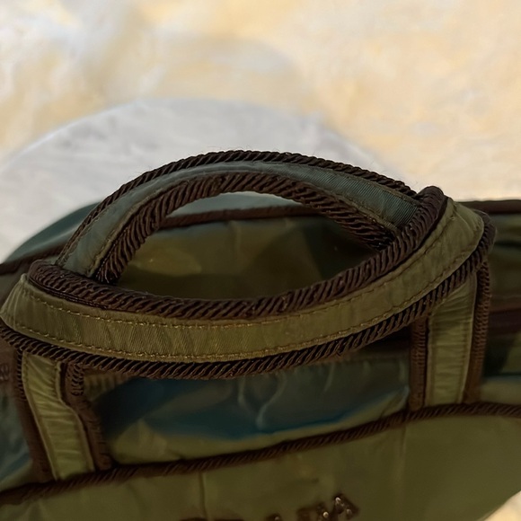 Authentic PRADA MILANO Green Nylon Tote Bag💚VERY RARE 💚 - Picture 2 of 16